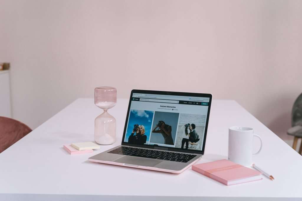 Simplify Your Workday - Clean desk